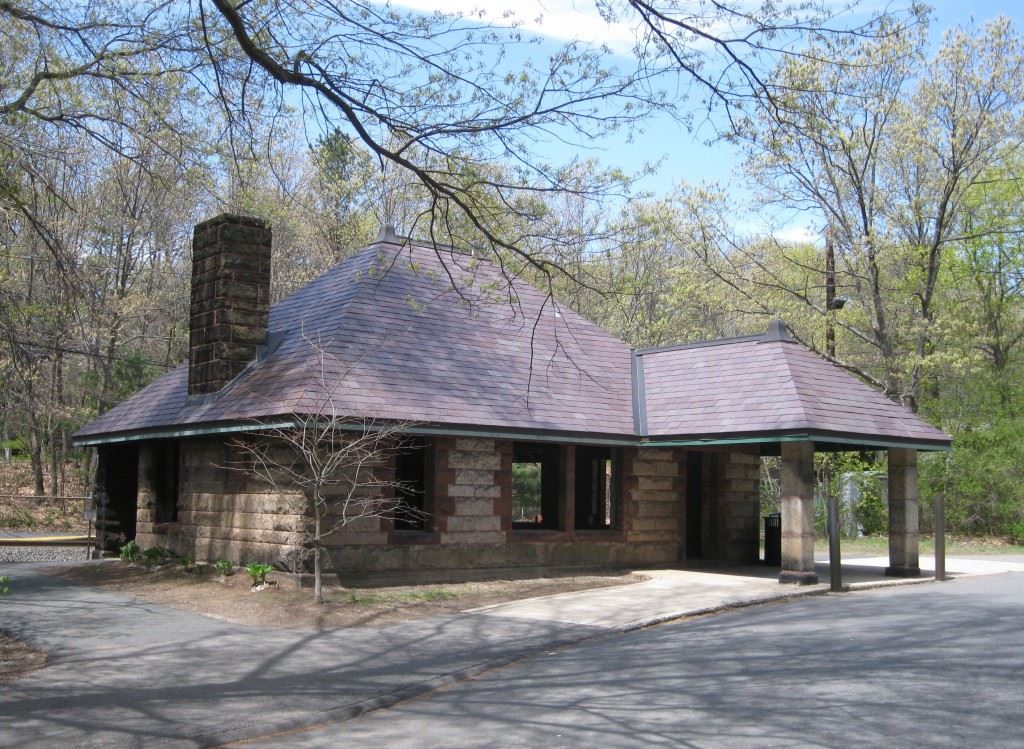 Wellesley Farms Station