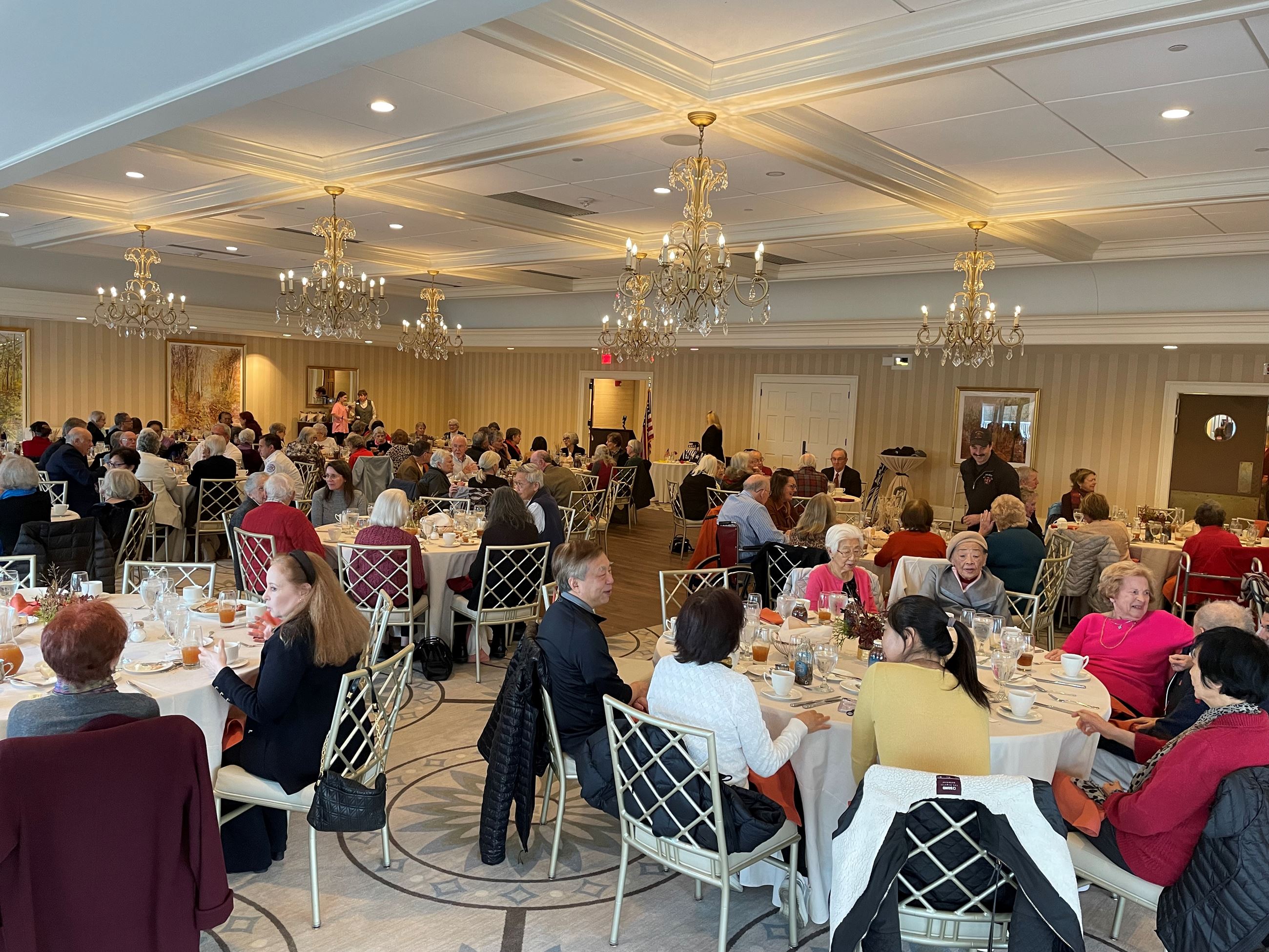 Thanksgiving_wide shot