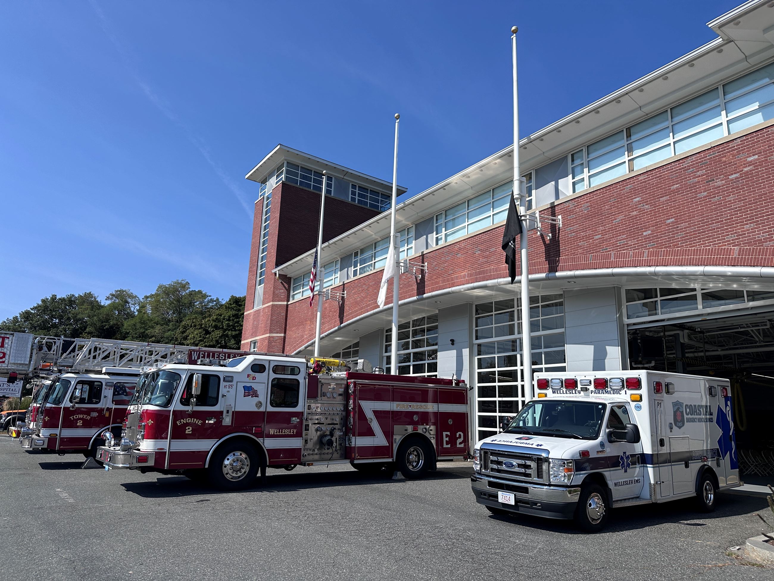 Fire trucks_Ambulance